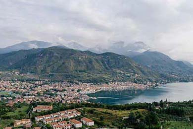 曼联正式宣布签约逆天前锋，转会市场火热，曼联引进前锋