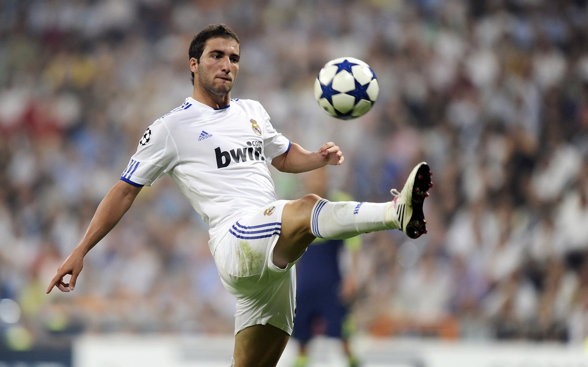 热刺客场失利，英超积分榜排名下滑，英超冠军热刺